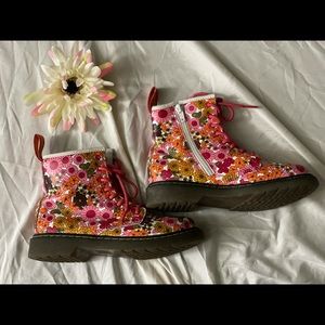 Dr. Martens Delaney Floral Print GIRLS SIZE 2